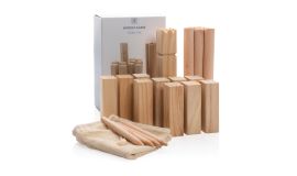 Wooden kubb set